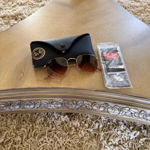 Ray Ban Unisex Hexagonal Flat Thin Metal Polarized Sunglasses RB3548N Rose Gold